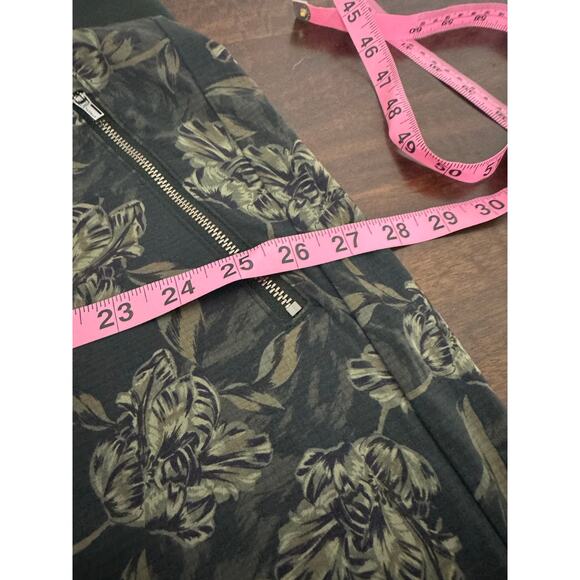 Athleta Trekkie North Printed Jogger Pants Floral Size 24 Plus - Picture 13 of 13